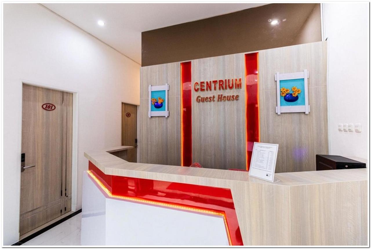 Reddoorz Plus @ Centrium Katamso Μεντάν Εξωτερικό φωτογραφία