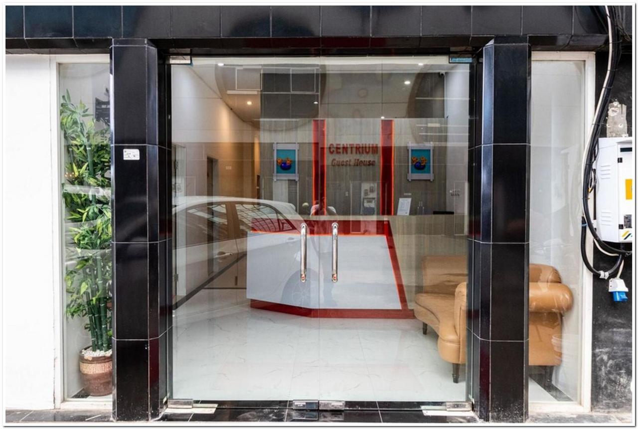 Reddoorz Plus @ Centrium Katamso Μεντάν Εξωτερικό φωτογραφία