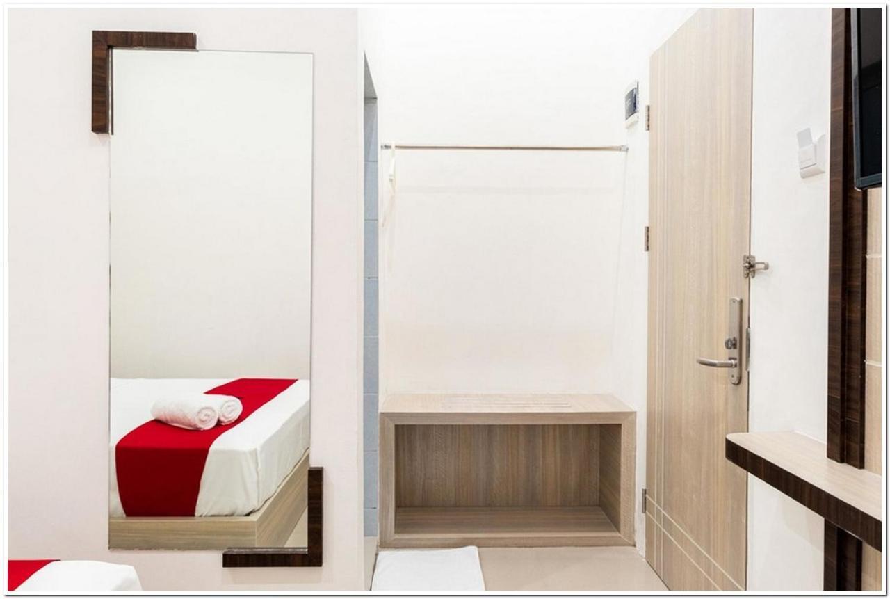 Reddoorz Plus @ Centrium Katamso Μεντάν Εξωτερικό φωτογραφία