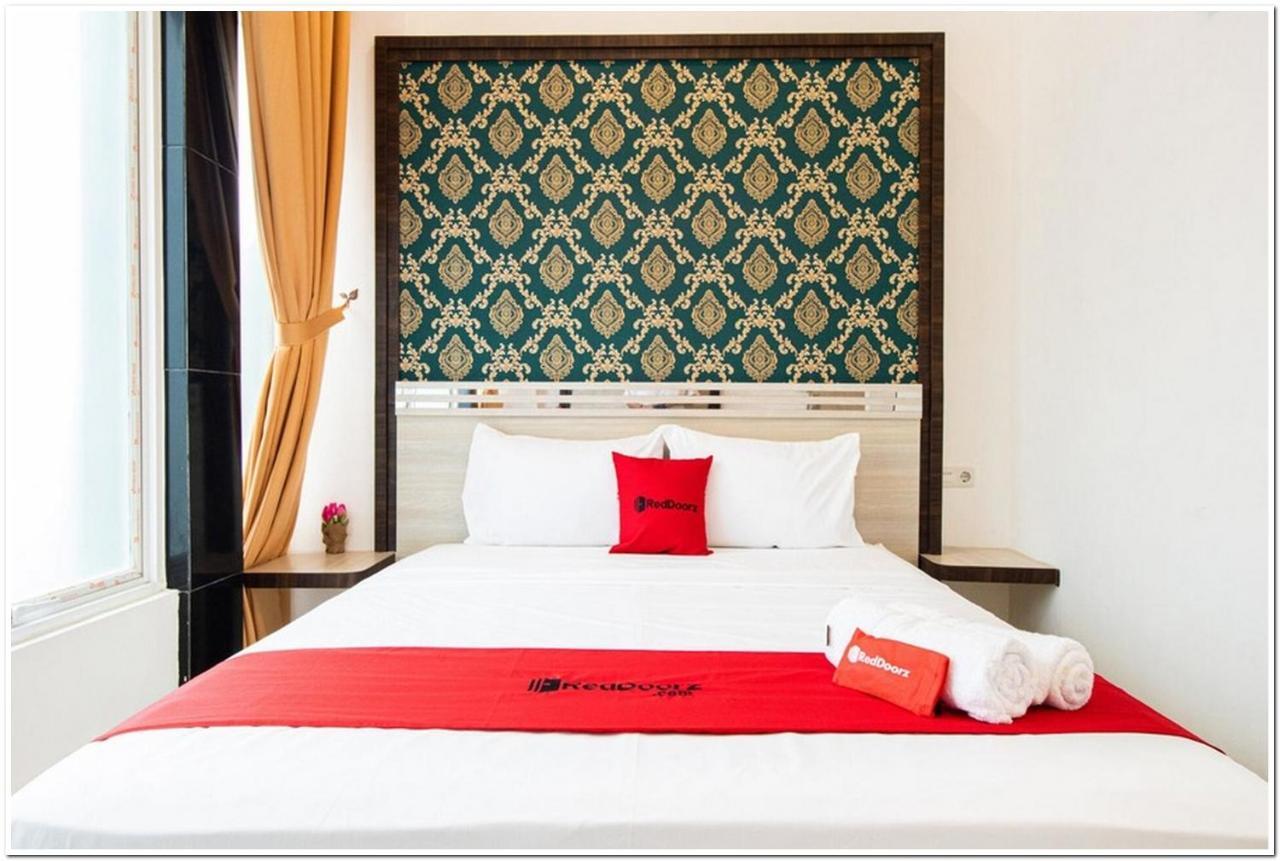 Reddoorz Plus @ Centrium Katamso Μεντάν Εξωτερικό φωτογραφία